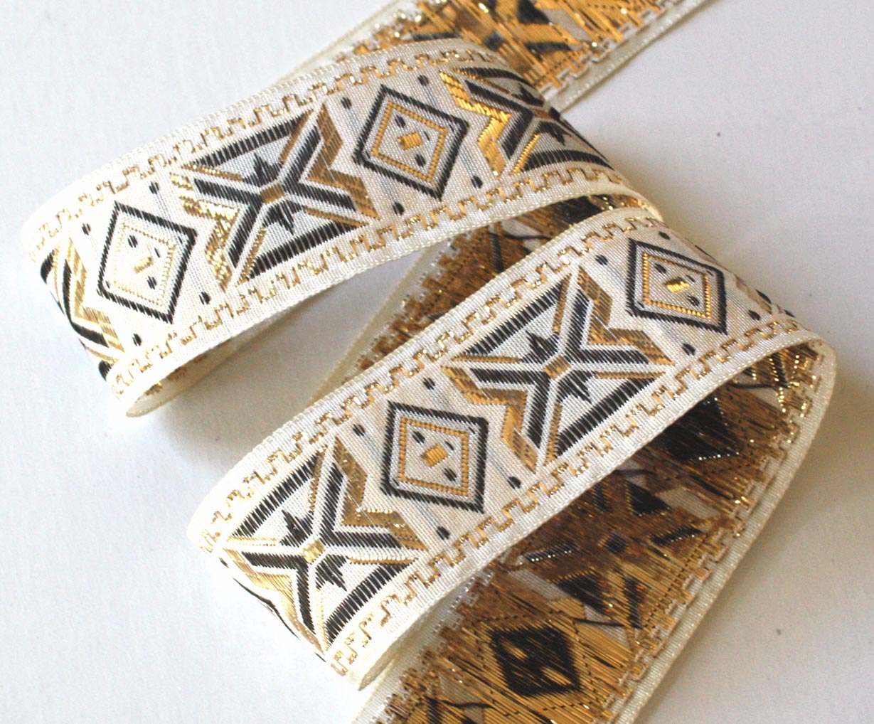 Vintage Ribbon 1 1/2" x 1 yard White, Muted Gold and Black
